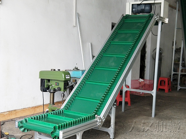 爬坡皮帶輸送機(jī)